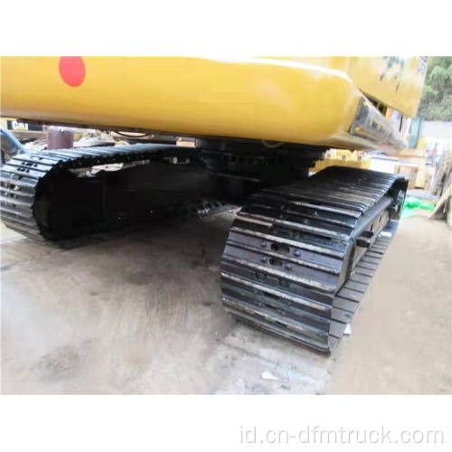 Penggalian Crawler CAT 330DL bekas pakai